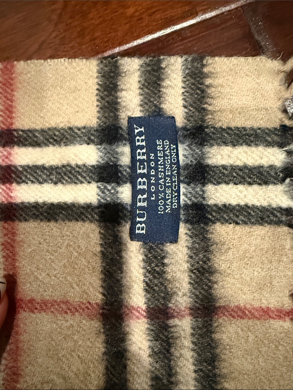 Burberry Beige Black and Red Signature Check cashmere scarf - Picture 5 of 6